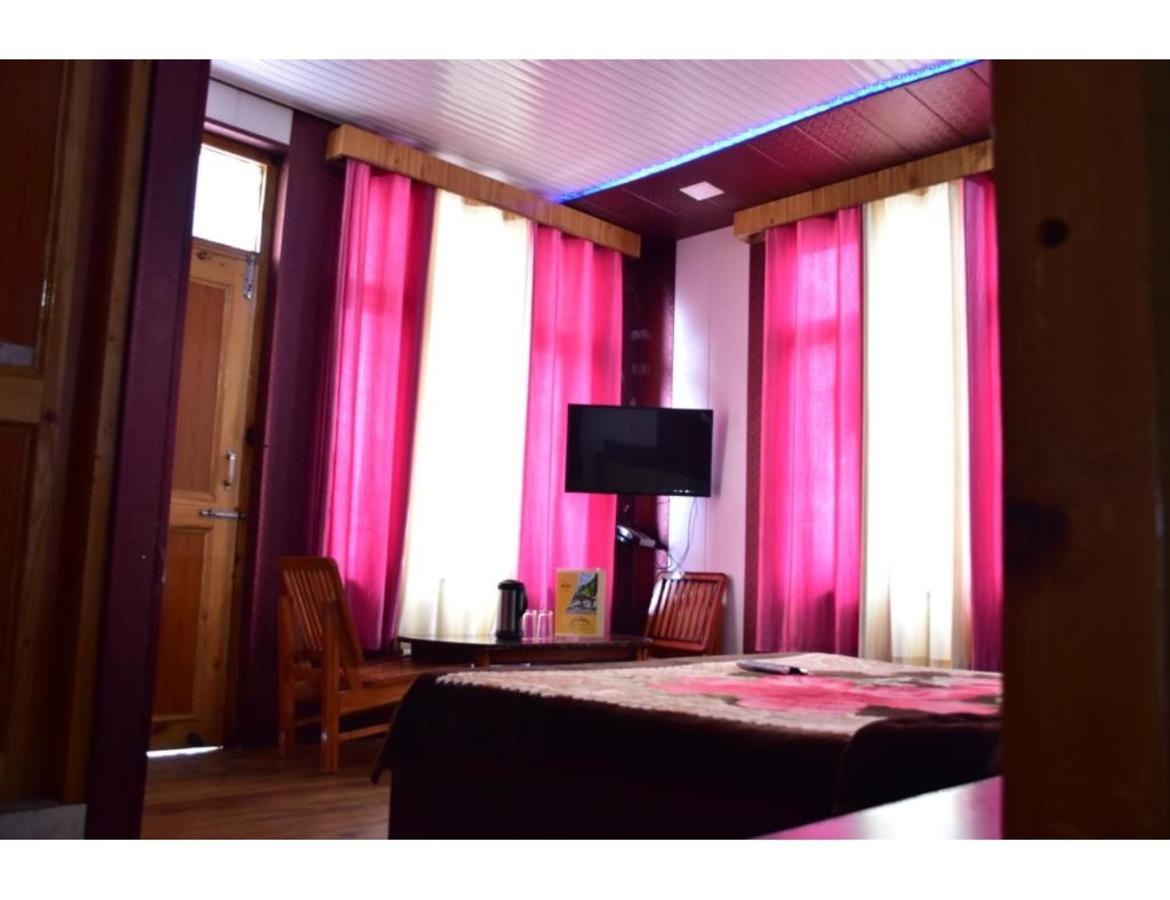 Hotel Peak View, Lahaul Sissu Ngoại thất bức ảnh